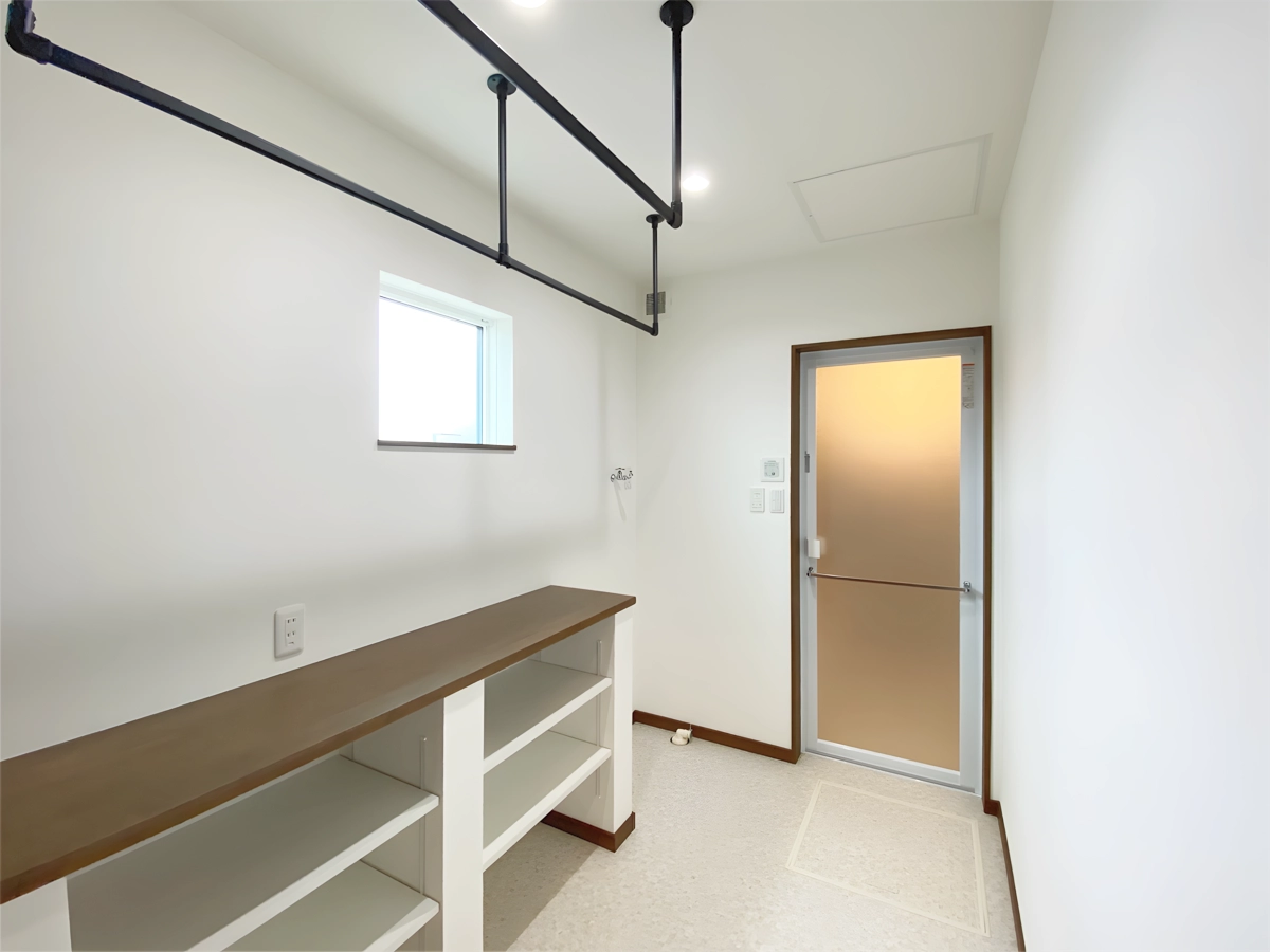 干す畳むしまうが１箇所で完結する洗面脱衣室
