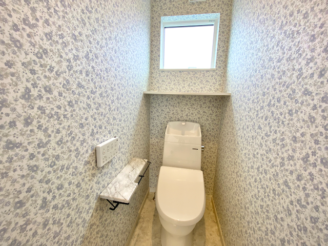 秋田市仁井田に完成したオーナー様邸のトイレの写真。
